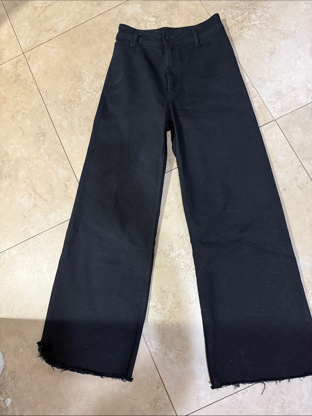 Zara Black Wide-Leg Women's Jeans with Raw Hem